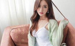 张新成晒深蹲图回应屁垫争议